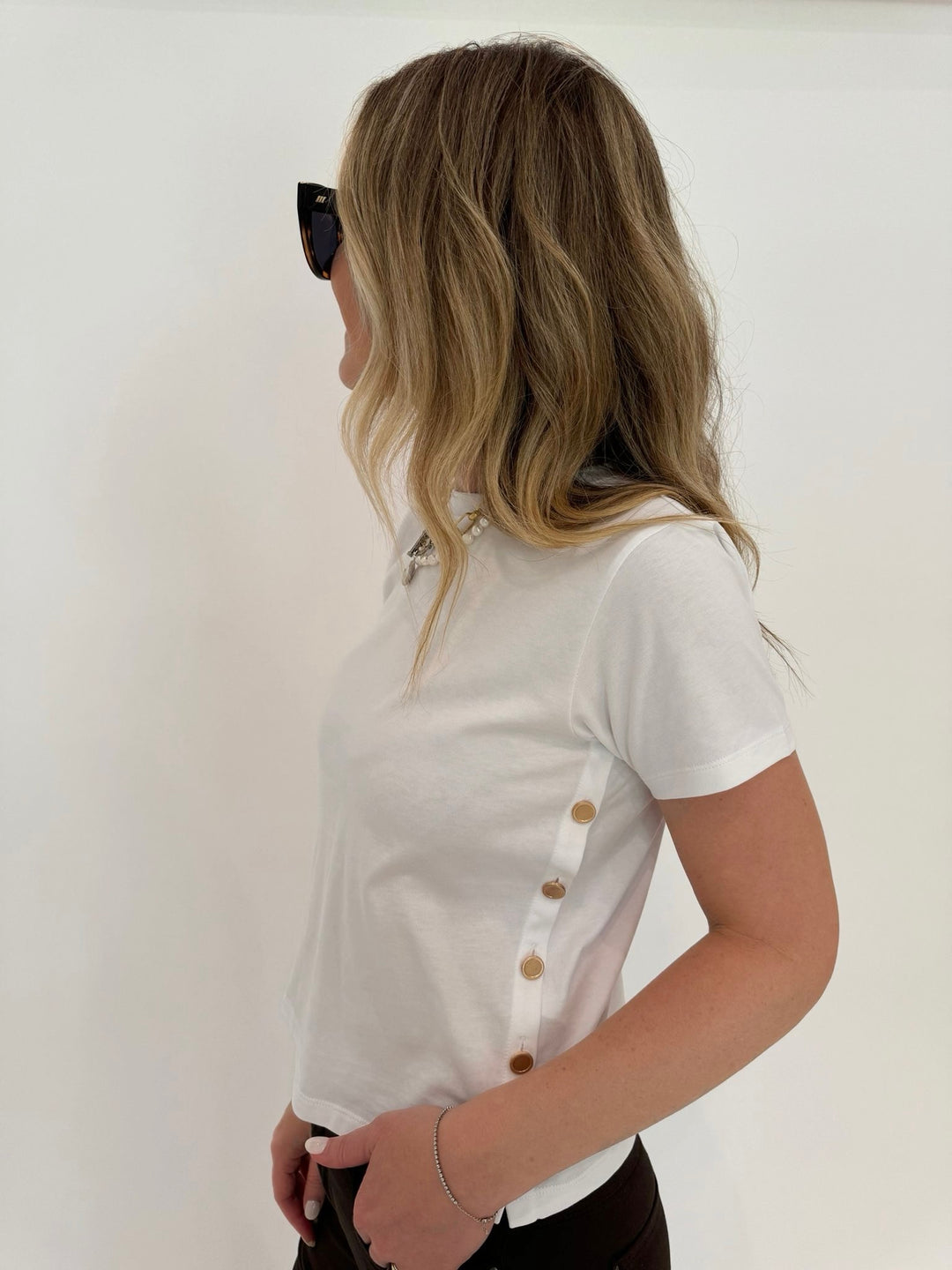 Frame Side Detail Button Tee in White, short sleeves, crew neck