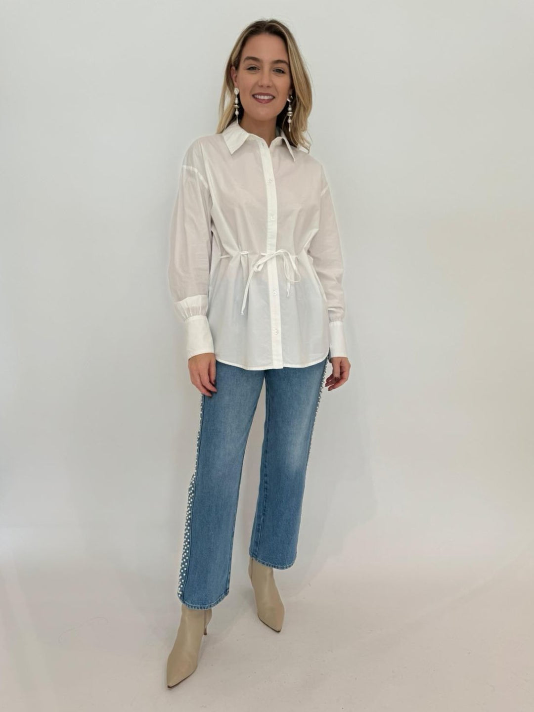 Ba&sh Aply Long Sleeve Top in Blanc paired with Frame Atelier Le Jane Crop Denim Jeans in Daylight Pearl, Lizzie Fortunato Silver Mine Earrings - all available at Barbara Katz