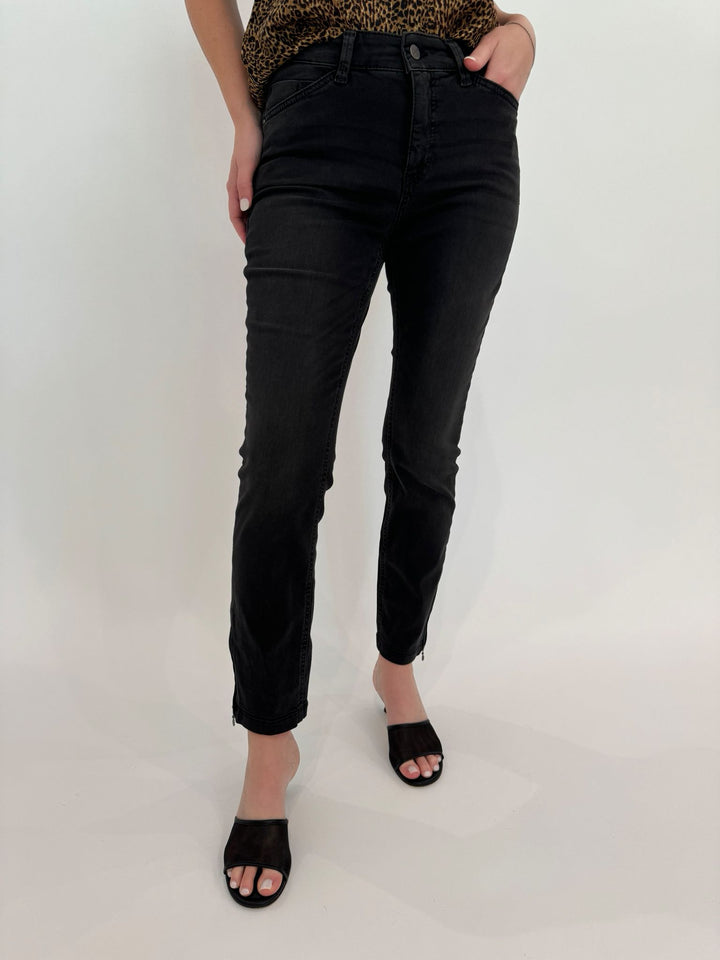 MAC Jeans Dream Chic Crop Jean in Anthracite, cropped jeans with discreet zipper on the hem