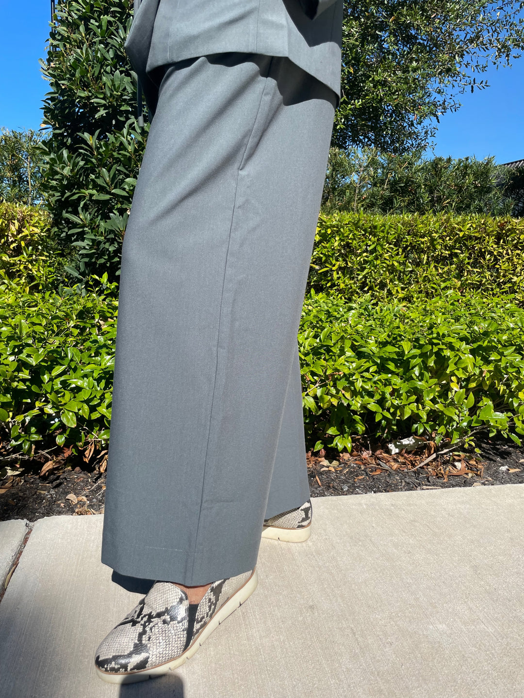 Lilla P. Wide Leg Pull-On Pants in Slate available a Barbara Katz