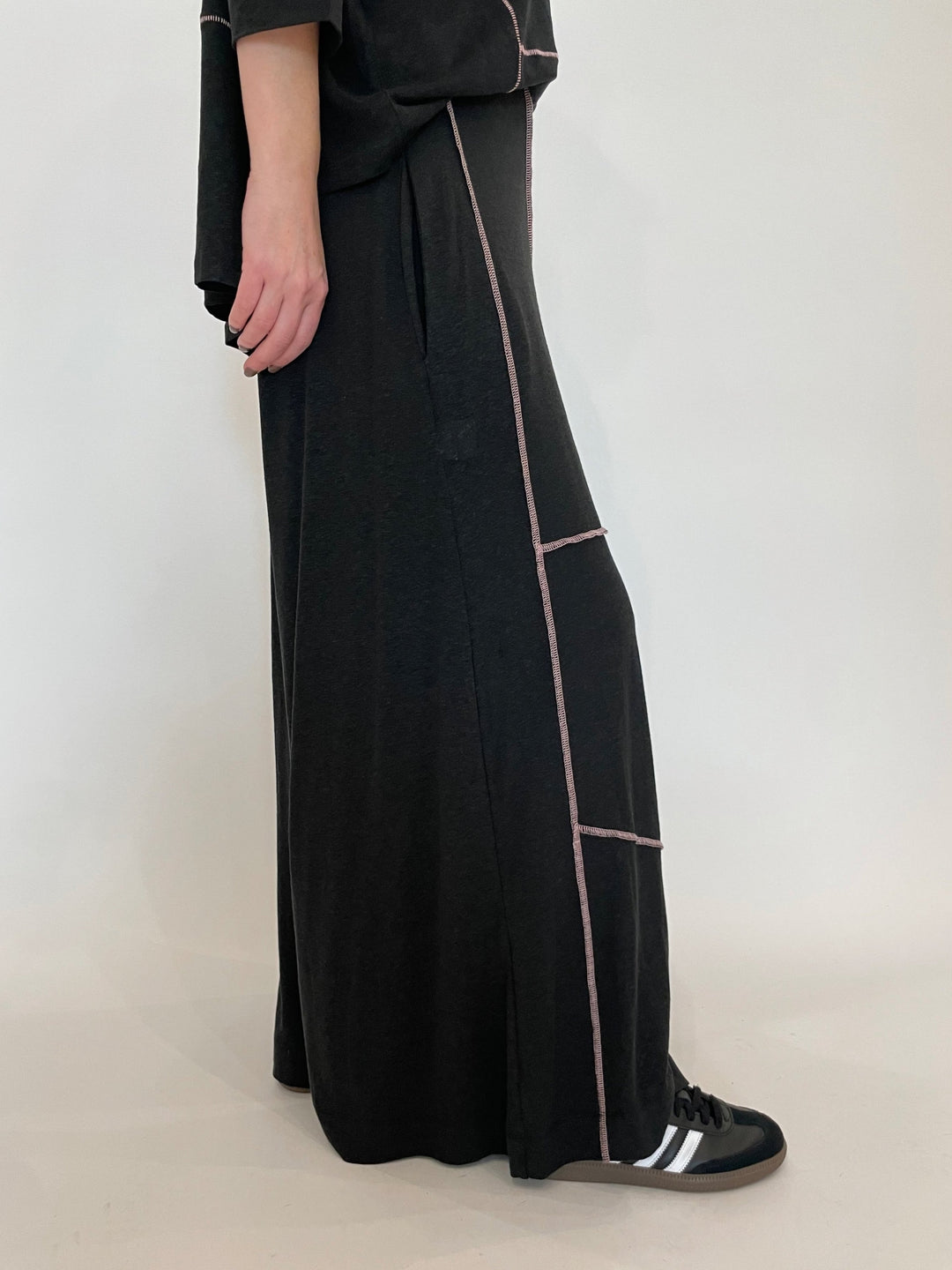 Ozai N Ku Kira Wide Leg Contrast Stitch Pants in Black/Pink available at Barbara Katz