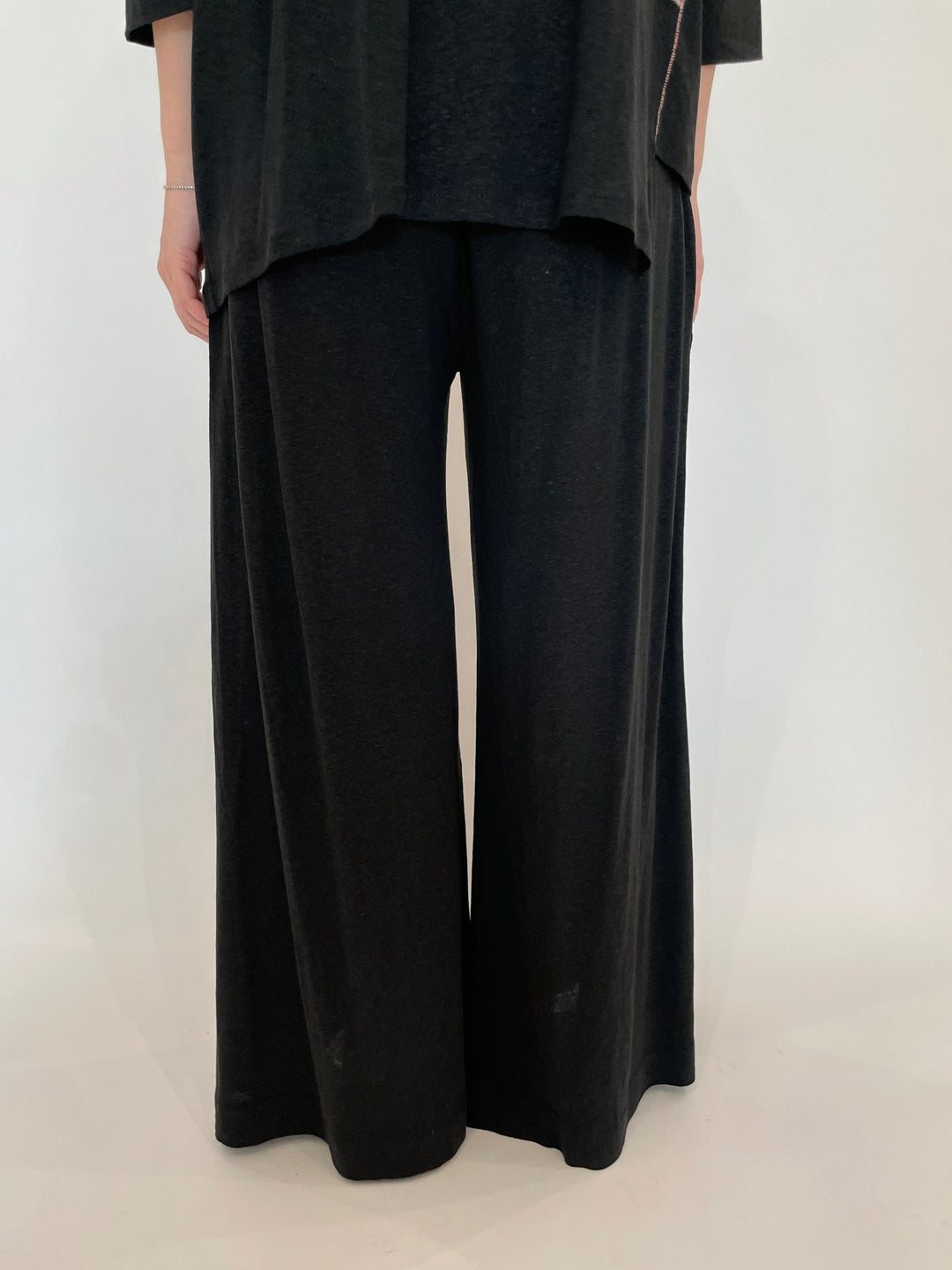 Ozai N Ku Kira Wide Leg Contrast Stitch Pants in Black/Pink available at Barbara Katz