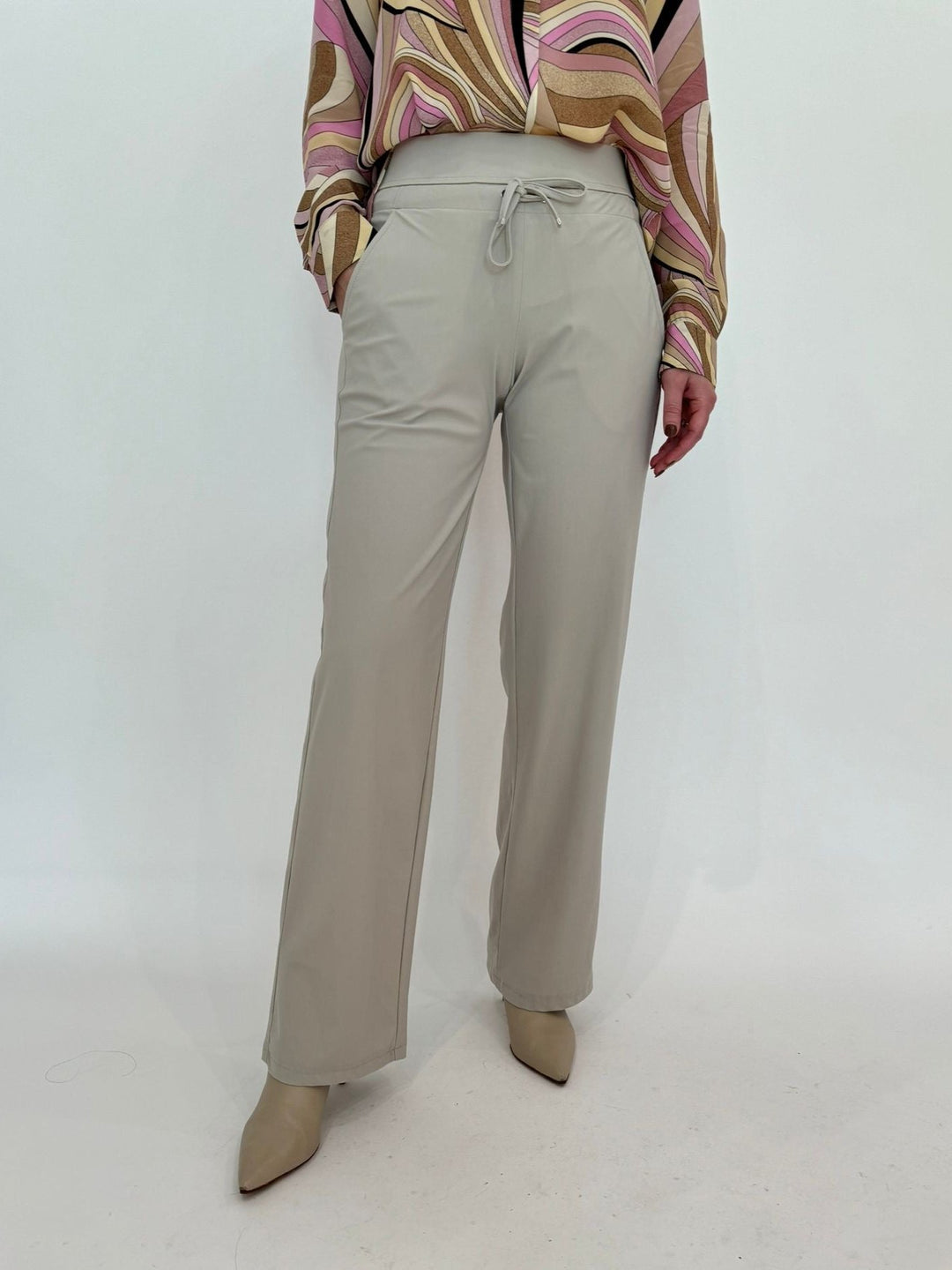 Raffaello Rossi Candice Straight Pants in Kalk available at Barbara Katz