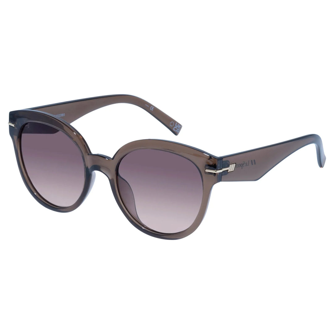 Le Specs Capacious Sunglasses in Chocolate, sunnies with round frame and brown gradient lenses, perfect for travel