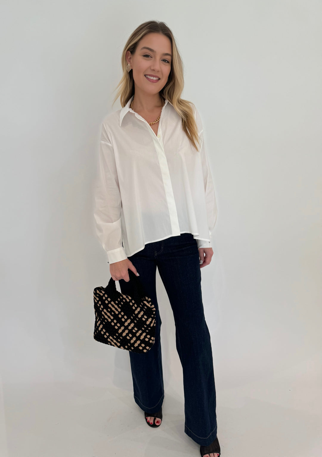 Repeat Blouse With Side End Slits in White paired with MAC Denim Dream Wide Jeans 32" in Indigo Dark, and Sol and Selene Sky's The Limit Small Tote Bag in Black/Nude