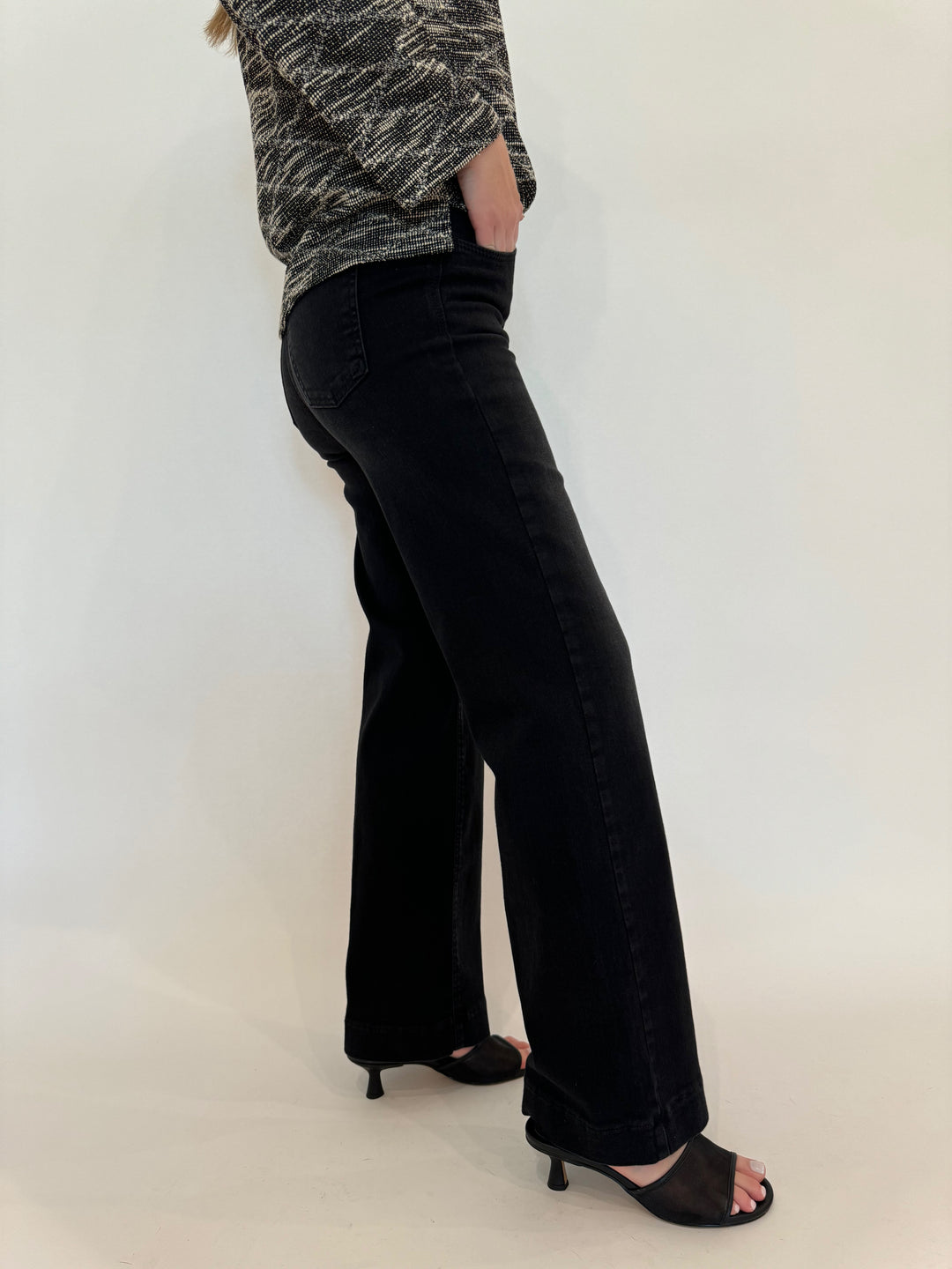 MAC Denim Dream Wide Jeans 32" in Black Used available at Barbara Katz