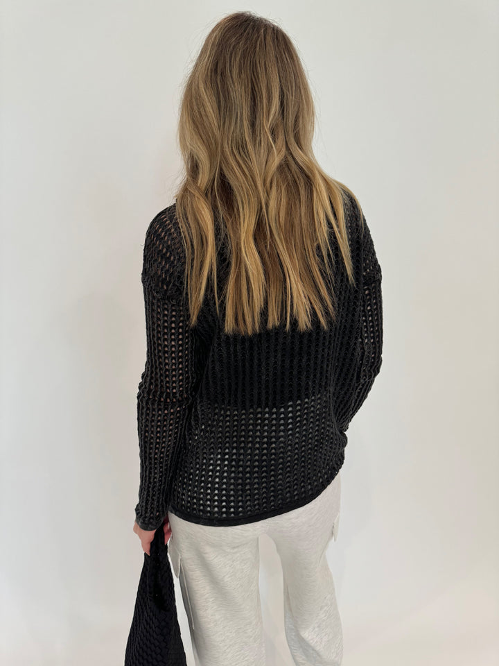 Barbara Katz Zip-Up Stone Wash Mesh Sweater in Charcoal paired with Varley The Cargo Pant 25" in Ivory Marl