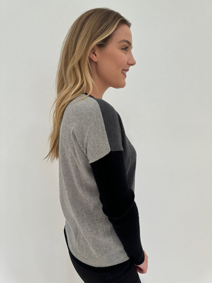 Elliott Lauren Block Party Long Sleeve Sweater in Grey