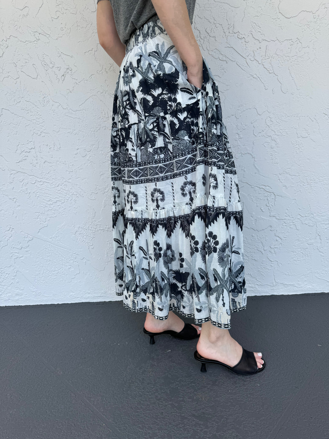 Woodstock Midi Skirt M606 - Grey Ikat Print with side pockets