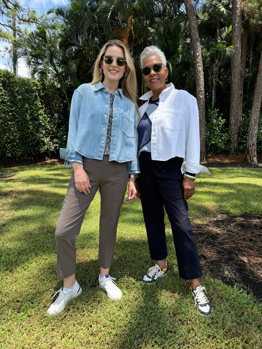 Agolde Dagmar Cropped Shirt in Light Blue and Cloudy White