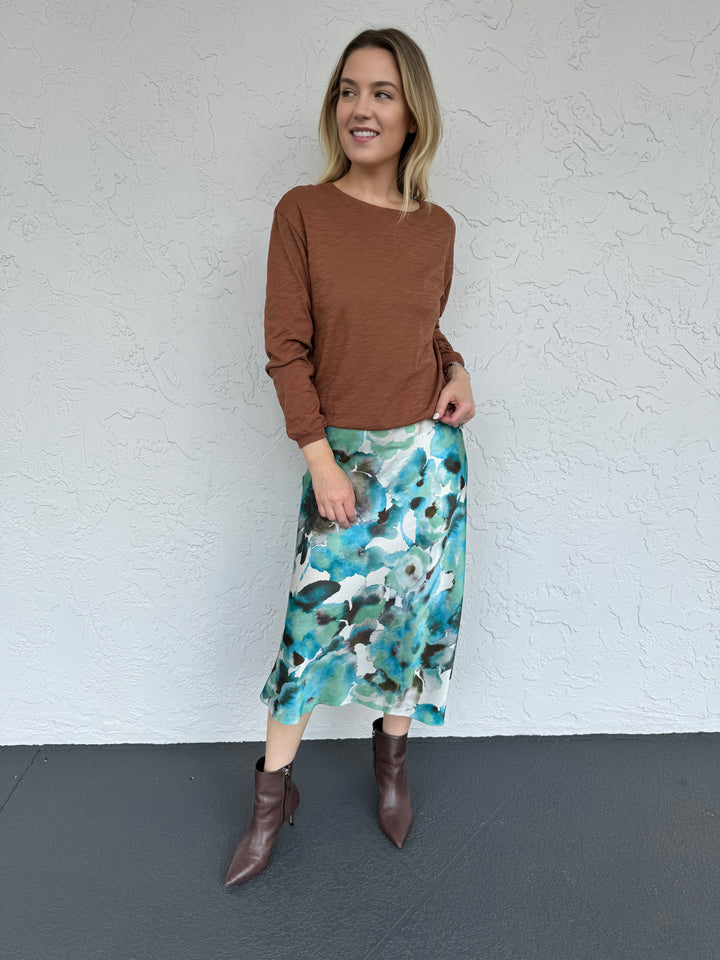 Rails Anya Midi Skirt in Verbena paired with Elliott Lauren Balloon Sleeve Tee in Chestnut,