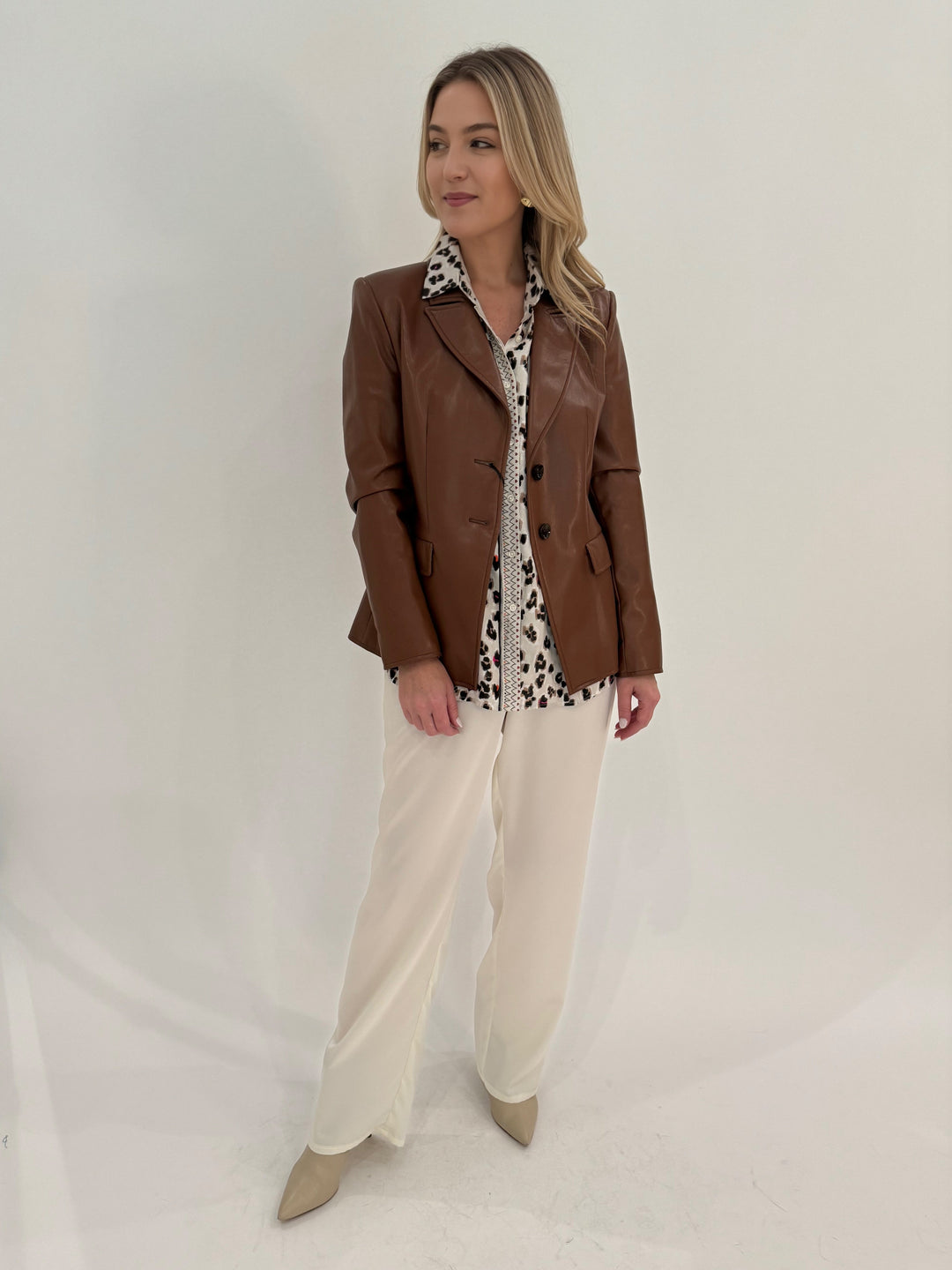 Marella Scout Semi-Fitted Jersey Blazer  in Tobacco with Vilagallo Mariela Animal Shirt underneath, paired with Raffaello Rossi Palina 6/8 Culotte Pants in Wool White, all available at Barbara Katz